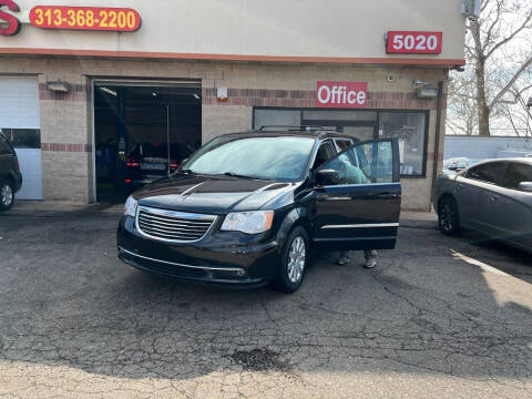 2016 Chrysler Town and Country for sale at KING AUTO SALES  II in Detroit MI