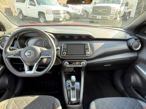2019 Nissan Kicks SR