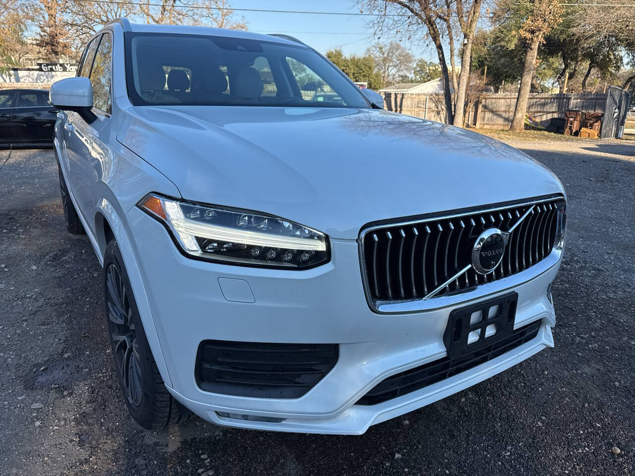 2020 Volvo XC90 T6 Momentum 7 Passenger AWD 4dr SUV's photo