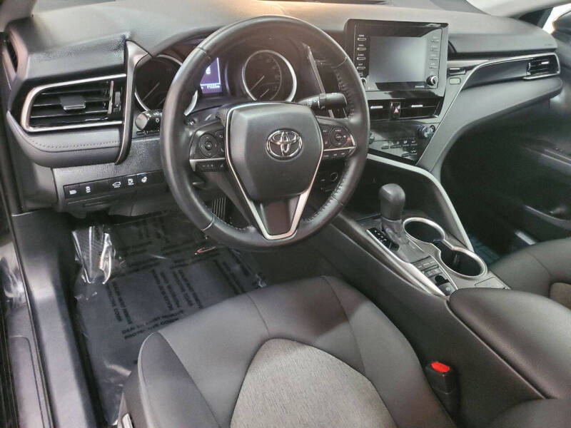 2022 Toyota Camry LE photo 8