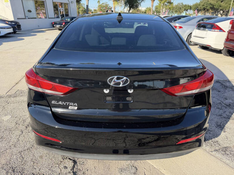 2017 Hyundai Elantra SE