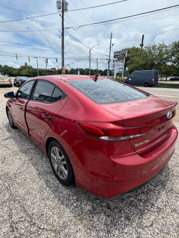 2017 Hyundai Elantra SE
