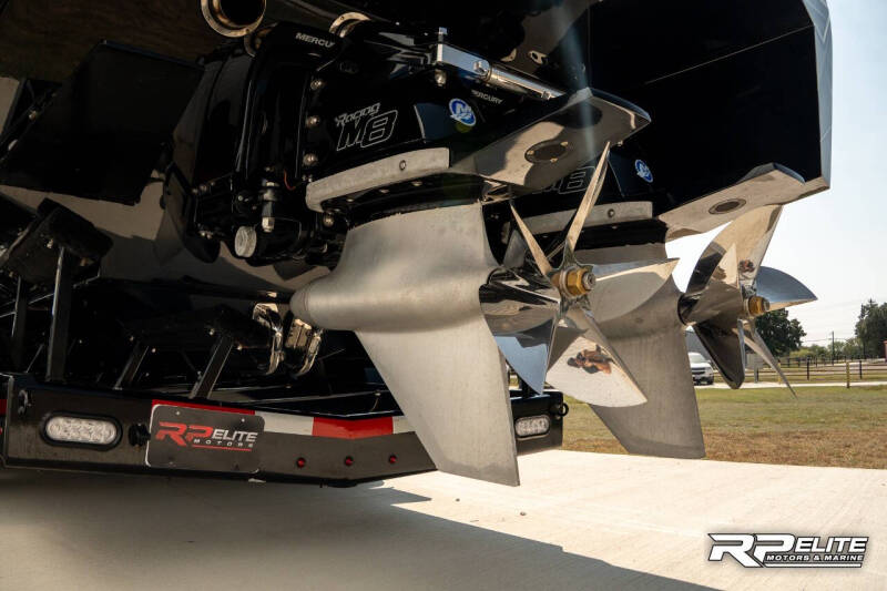 2019 Outerlimits SV43