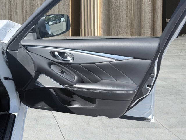 2023 Infiniti Q50 Luxe