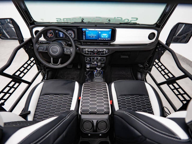 2024 Jeep Gladiator Sport S
