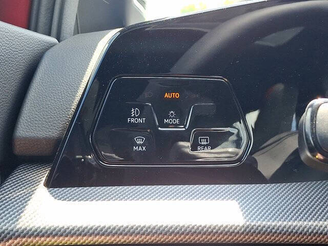 2025 Volkswagen Golf GTI SE