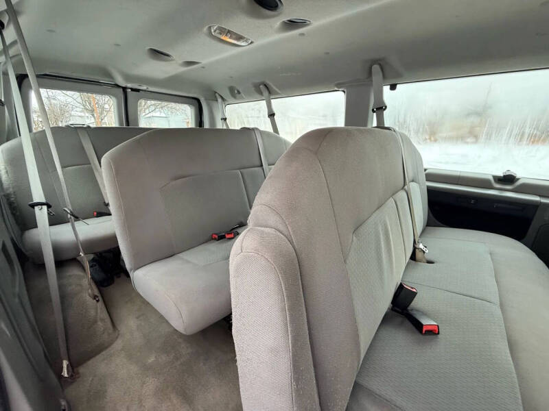 2013 Ford E-Series E-350 SD XLT