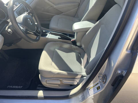 2016 Volkswagen Passat 1.8T S