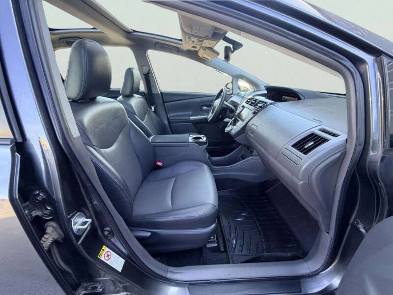 2012 Toyota Prius v Five