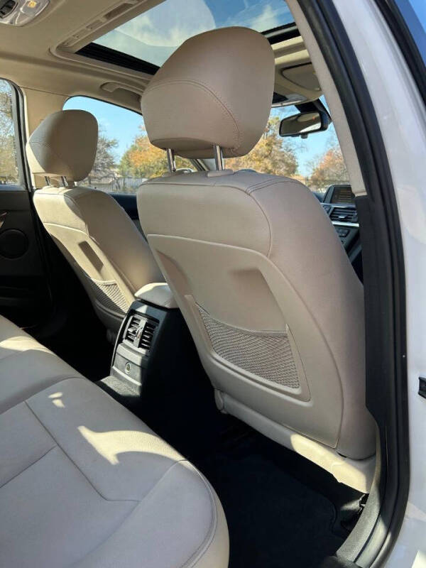 2015 BMW 3 Series 320i