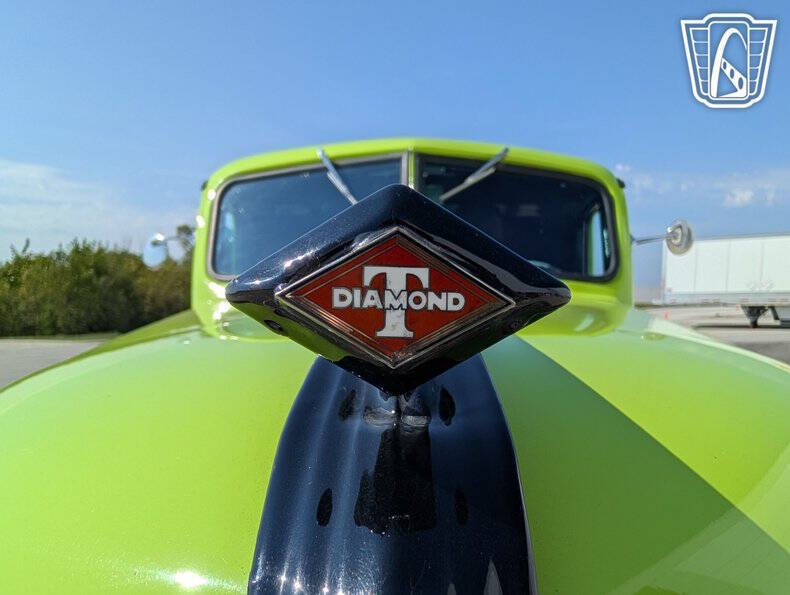 1945 Diamond T 509