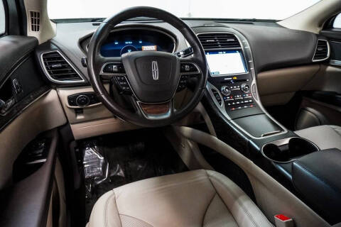 2019 Lincoln Nautilus Select