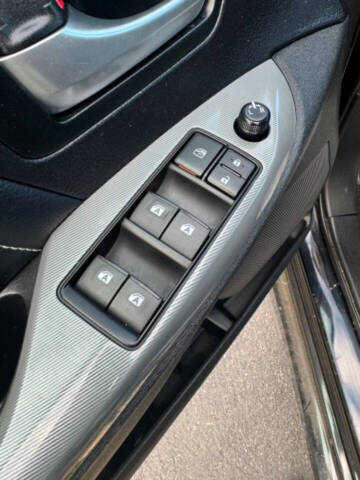 2017 Toyota Sienna SE 8-Passenger