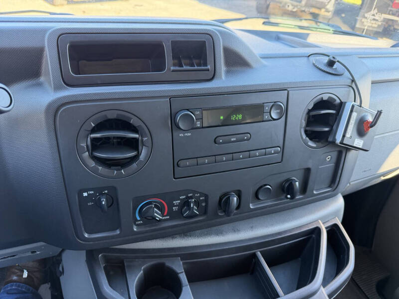 2016 Ford E-Series E-350 SD