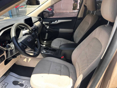 2020 Ford Escape SE