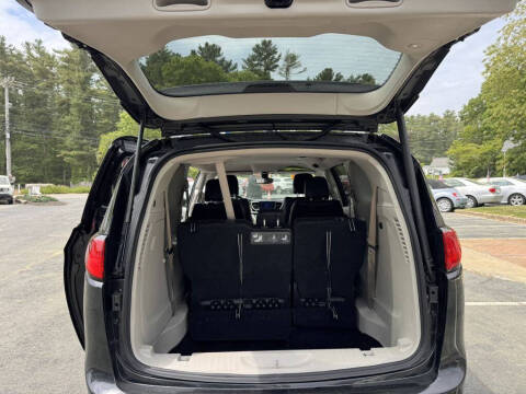2017 Chrysler Pacifica Touring-L