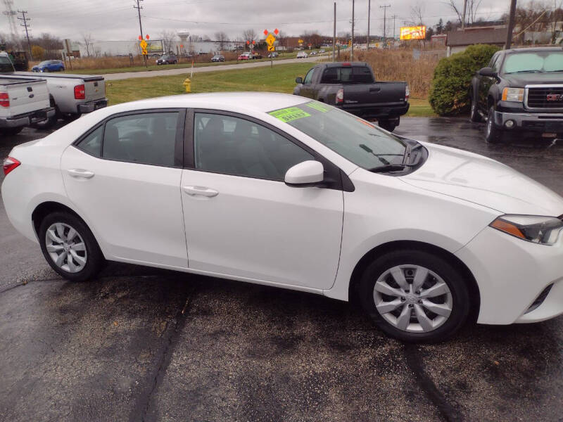 2016 Toyota Corolla LE photo 4