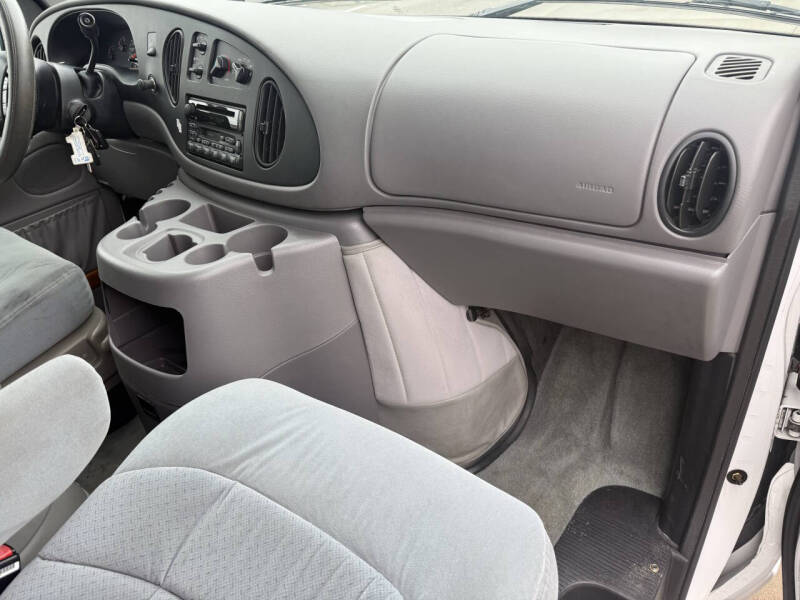 2000 Ford E-Series E-150