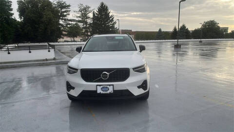 2026 Volvo XC40 B5 Plus