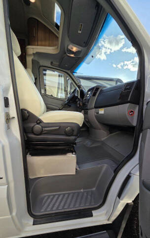 2016 Winnebago Mercedes Benz Navion