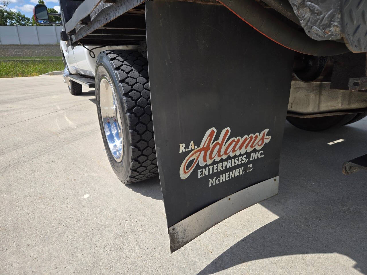 2004 Ford F-550 Super Duty 27