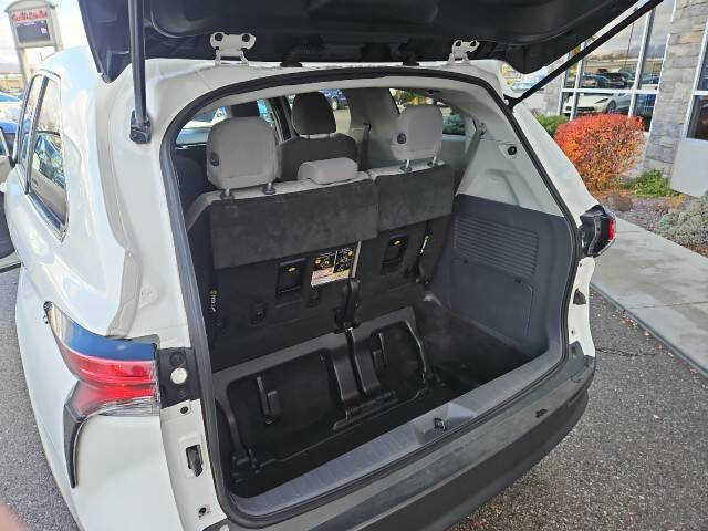 2021 Toyota Sienna LE 8-Passenger