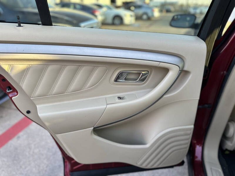 2015 Ford Taurus SEL