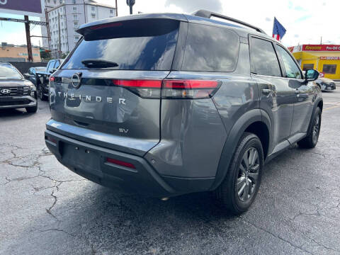 2024 Nissan Pathfinder SV
