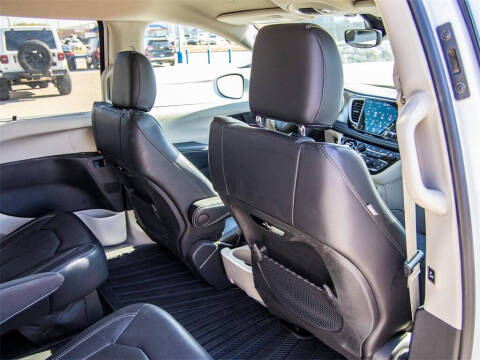 2022 Chrysler Pacifica Touring L