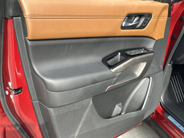 2025 Nissan Pathfinder Platinum