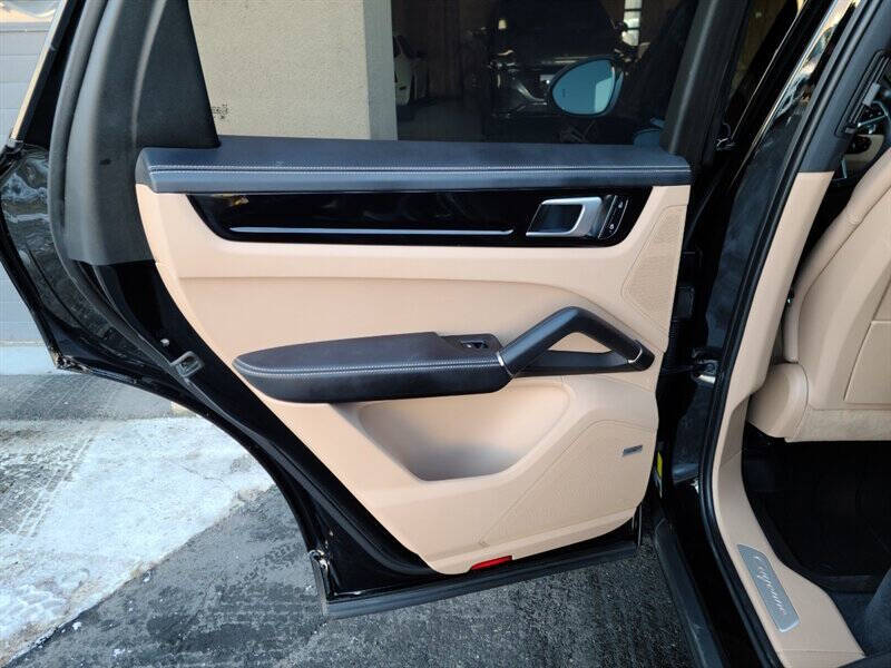 2023 Porsche Cayenne S