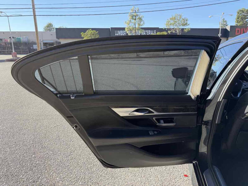 2017 BMW 7 Series 740i