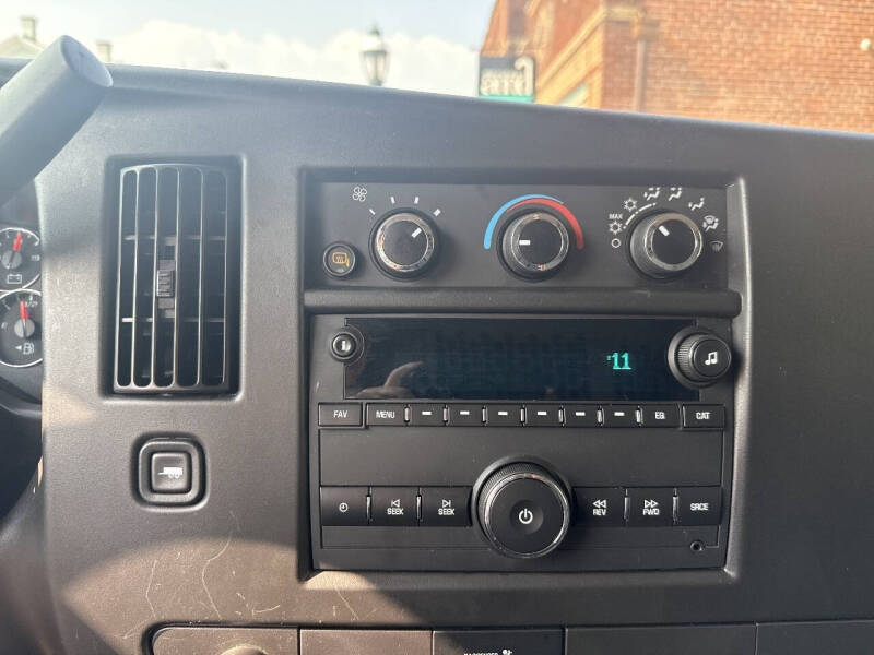 2023 GMC Savana 2500