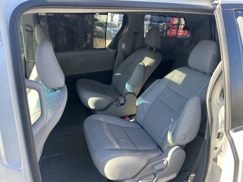 2015 Toyota Sienna XLE 7-Passenger