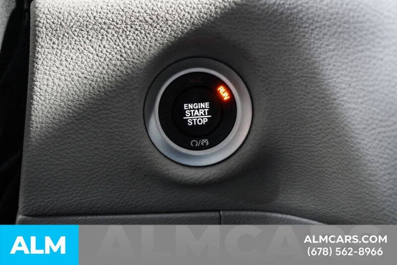 2024 Chrysler Pacifica Plug-In Hybrid Select