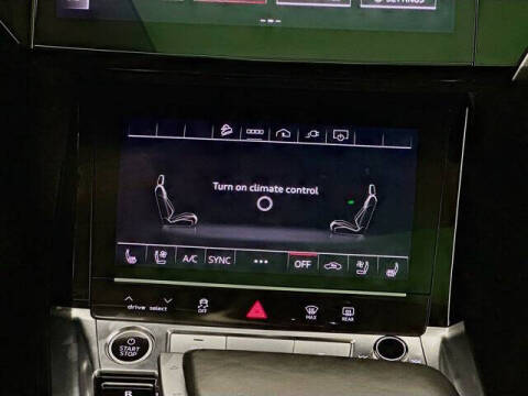 2024 Audi Q8 e-tron quattro Premium Plus