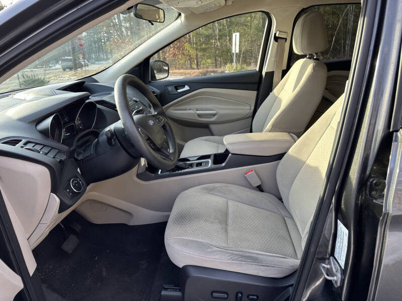 2017 Ford Escape SE - Photo 13