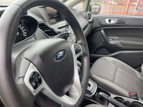 2015 Ford Fiesta SE