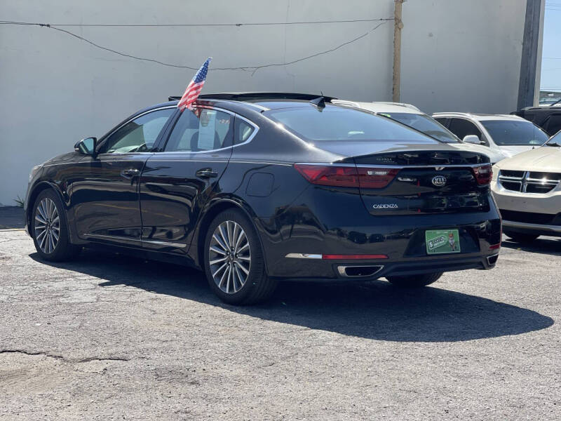 2017 Kia Cadenza Premium