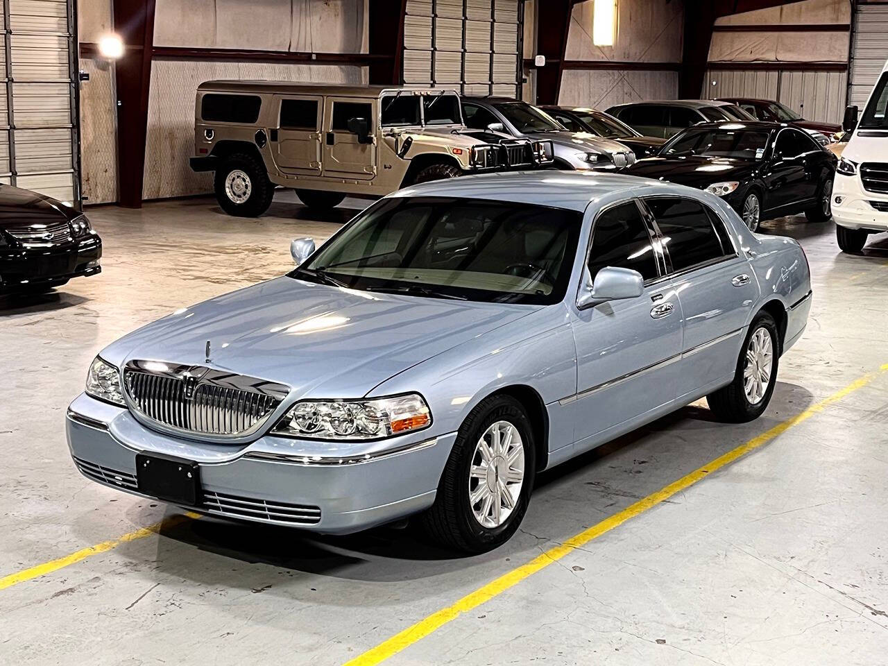 2010 Lincoln Town Car for sale at Carnival Car Company in Victoria, TX