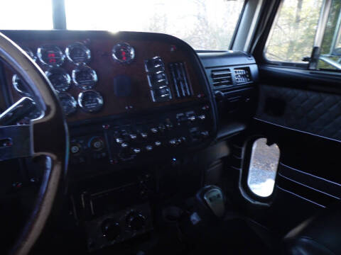2003 Peterbilt 379