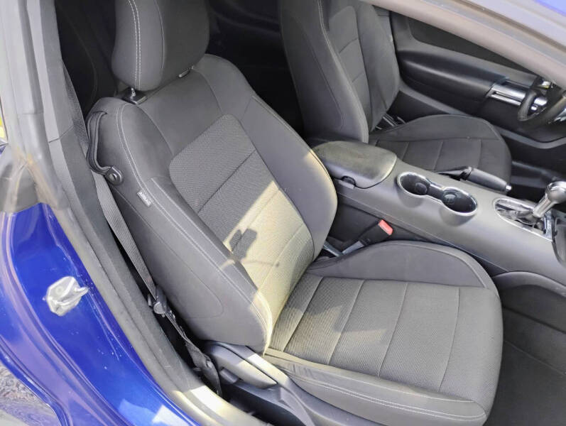 2015 Ford Mustang V6