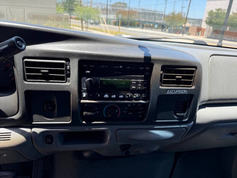 2004 Ford Excursion XLT