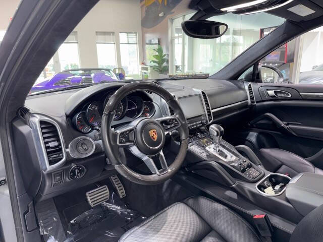 2017 Porsche Cayenne GTS