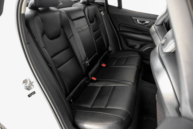 2020 Volvo S60 T5 Momentum