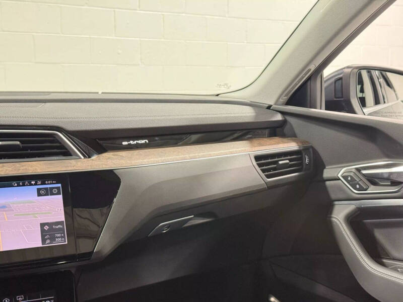 2019 Audi e-tron quattro Premium Plus