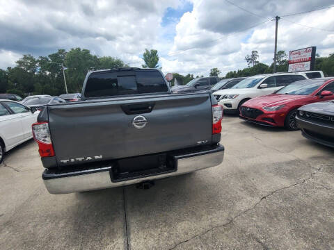 2017 Nissan Titan SV