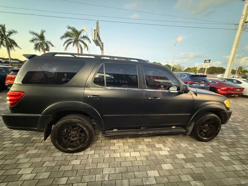 2003 Toyota Sequoia SR5