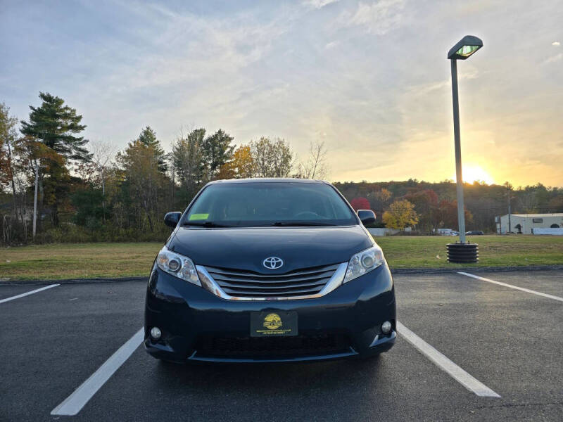 2012 Toyota Sienna