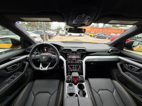 2022 Lamborghini Urus